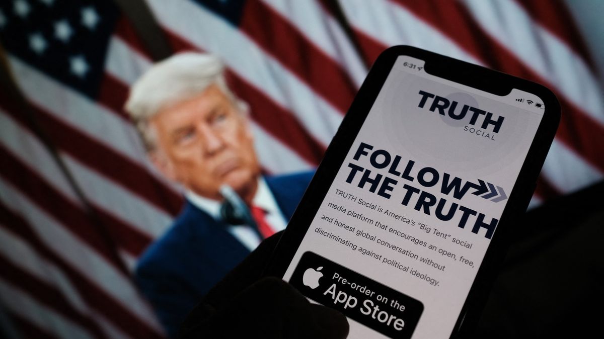 Trump, kterému zrušili facebook i twitter, si založí vlastní sociální síť